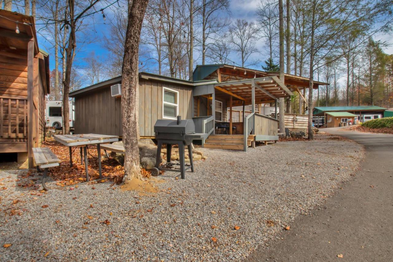 Arrow Creek Camp And Cabins Гатлинбург Экстерьер фото