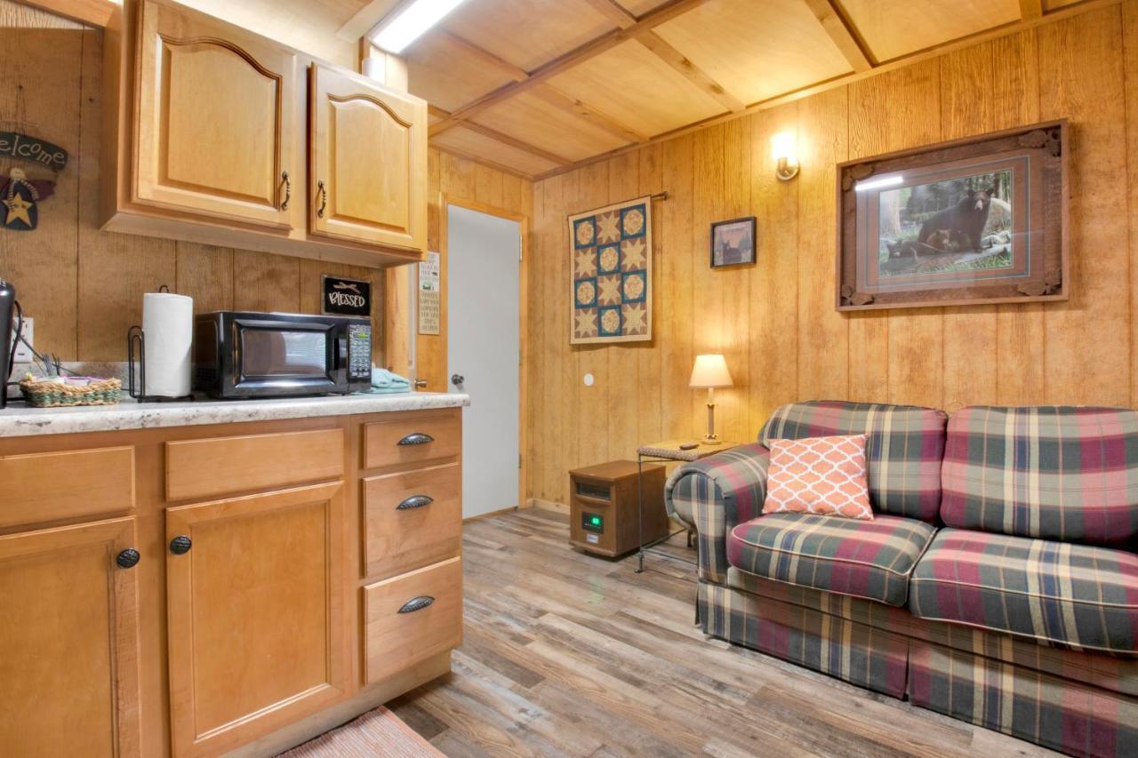 Arrow Creek Camp And Cabins Гатлинбург Экстерьер фото